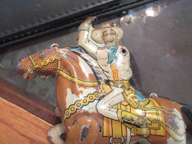 Image for (2) Vintage tin toys