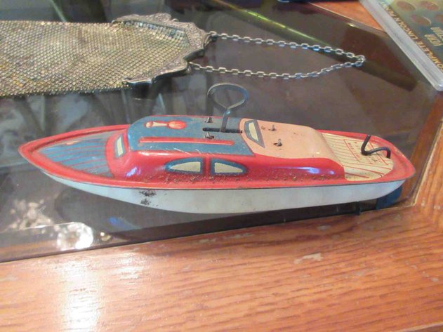 Image for Lindstrom tin litho wind up boat
