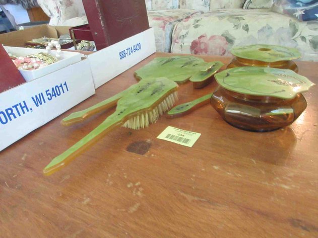 Image for Vintage dresser set