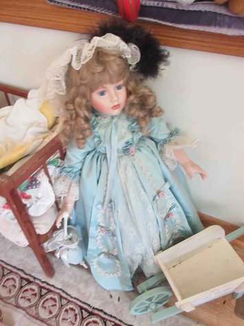 Image for Vintage doll group