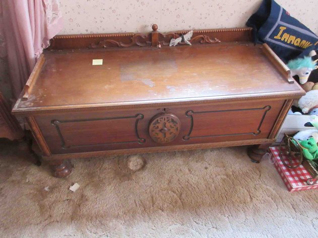 Image for Roos Chest vintage cedar chest