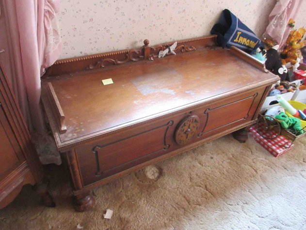 Image for Roos Chest vintage cedar chest