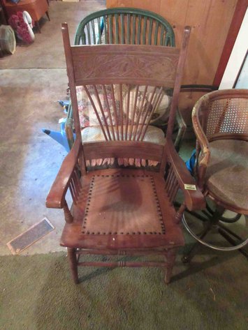 Image for (3) Vintage and antique chairs