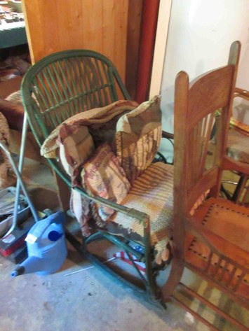 Image for (3) Vintage and antique chairs