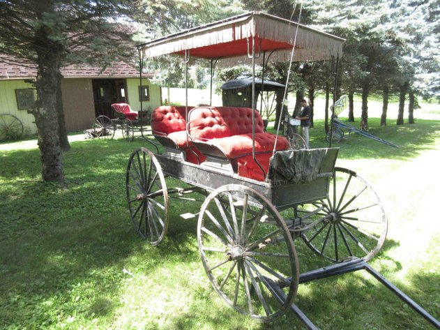Image for Antique 2-seat horse buggy with single horse pole