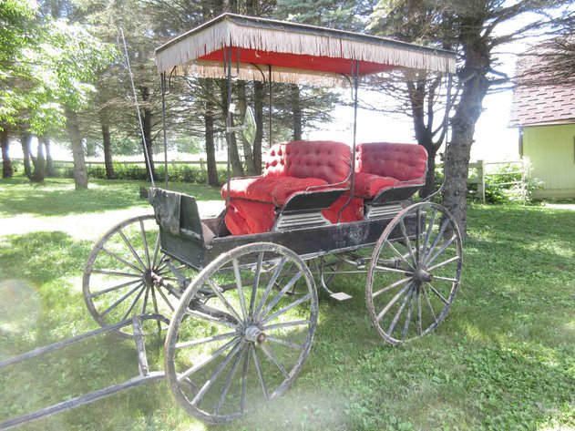 Image for Antique 2-seat horse buggy with single horse pole