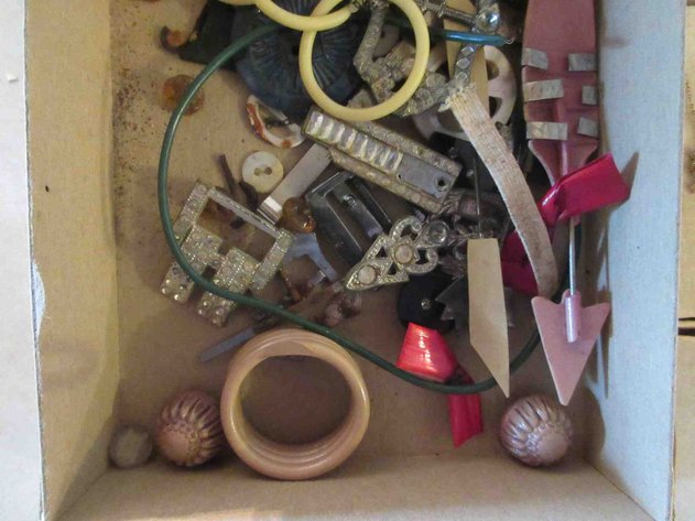 Image for Group of vintage jewelry