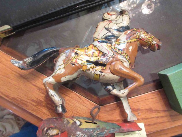 Image for (2) Vintage tin toys