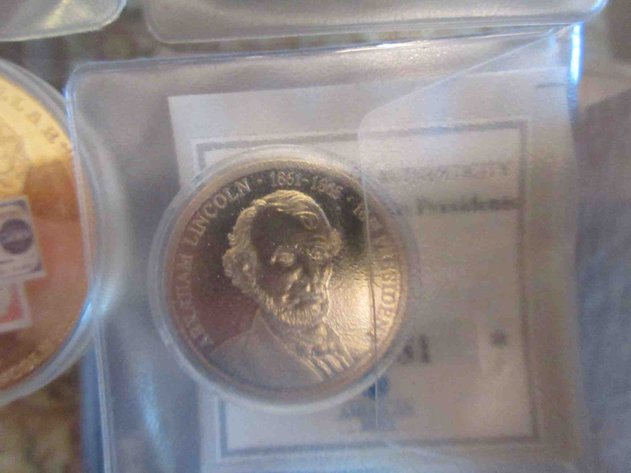 Image for (8) Collectible coins
