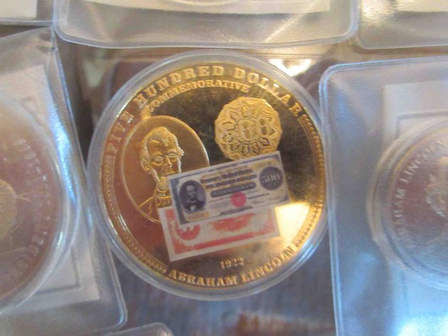 Image for (8) Collectible coins