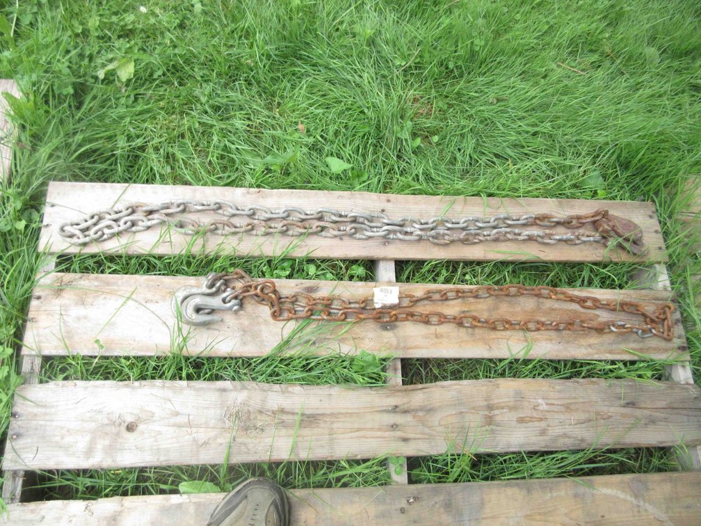 (2) Chains with hooks