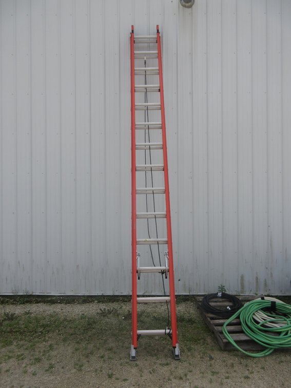 Werner fiberglass extension ladder