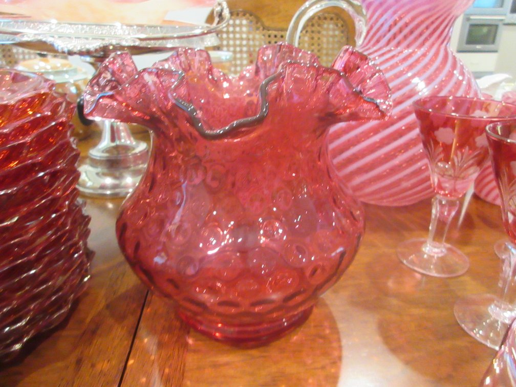 Unmarked Fenton ruffled edge vase