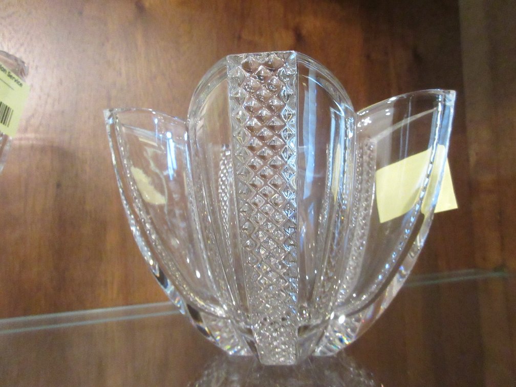 Unmarked Mikasa Nob Hill crystal bowl