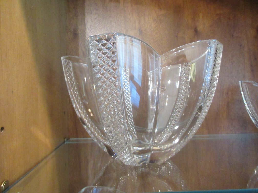 Unmarked Mikasa Nob Hill crystal bowl