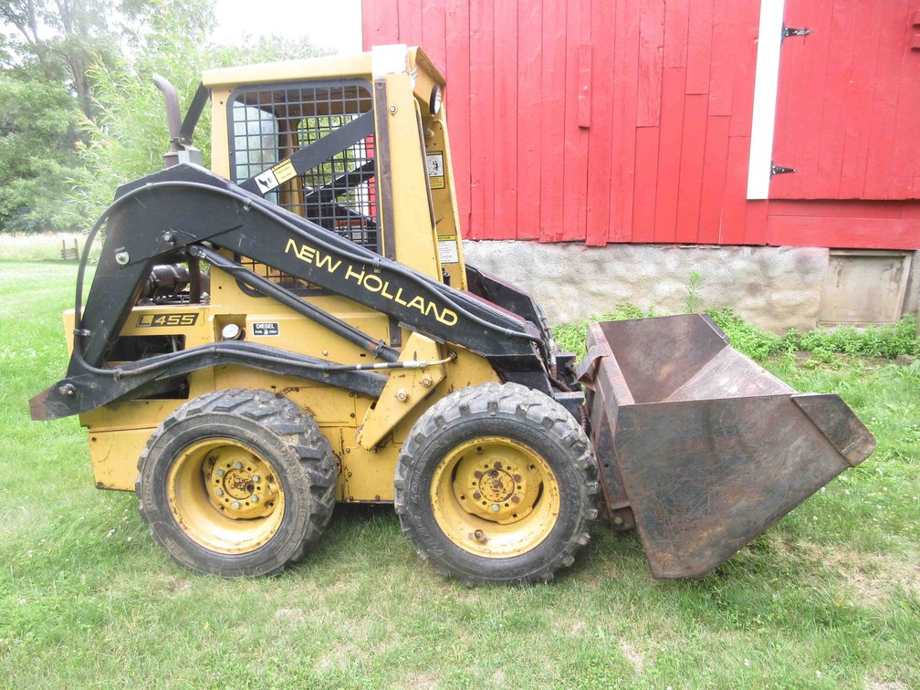 New Holland L455 diesel skid steer (runs & drives)