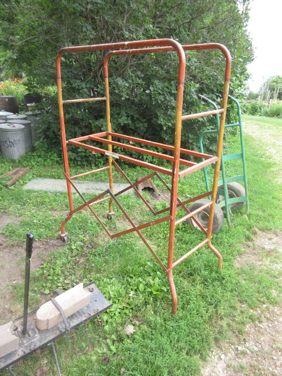 Rolling light duty scaffold
