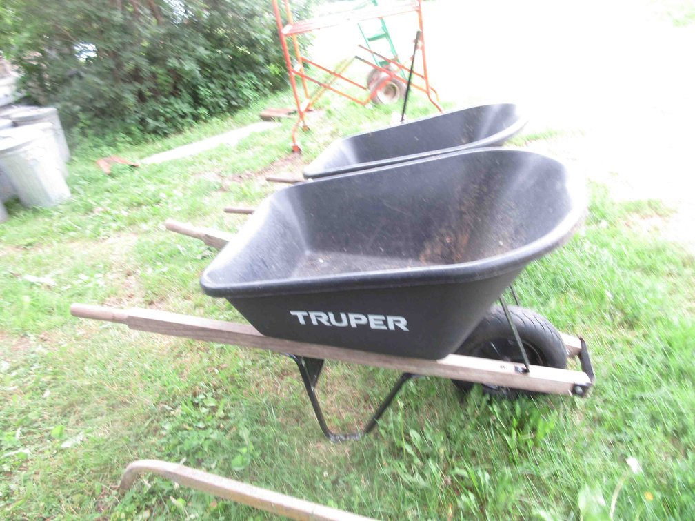 Truper 1-wheel wheelbarrow