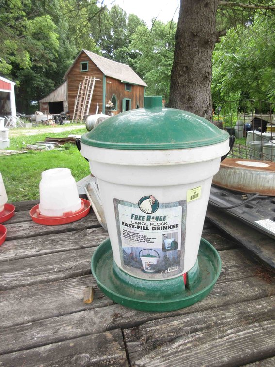 Free Range large flock easy-fill drinker
