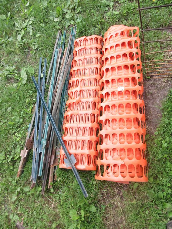 (2) Rolls of snow fence and metal fence posts