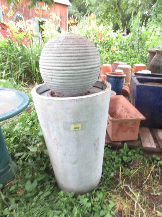 Plastic fountain