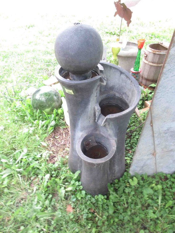 Plastic fountain