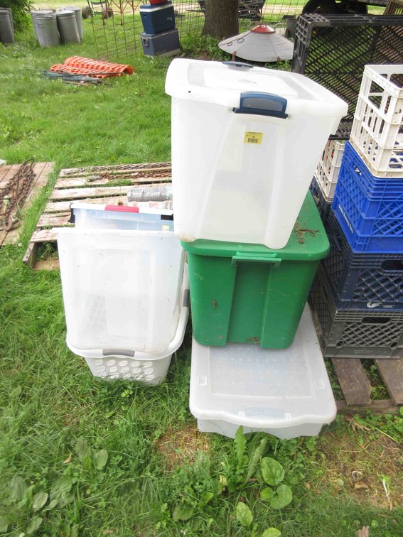 Group of totes