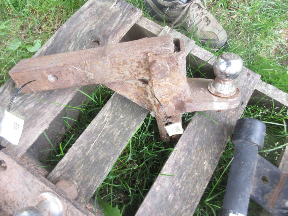 Heavy duty hitch with 2" ball
