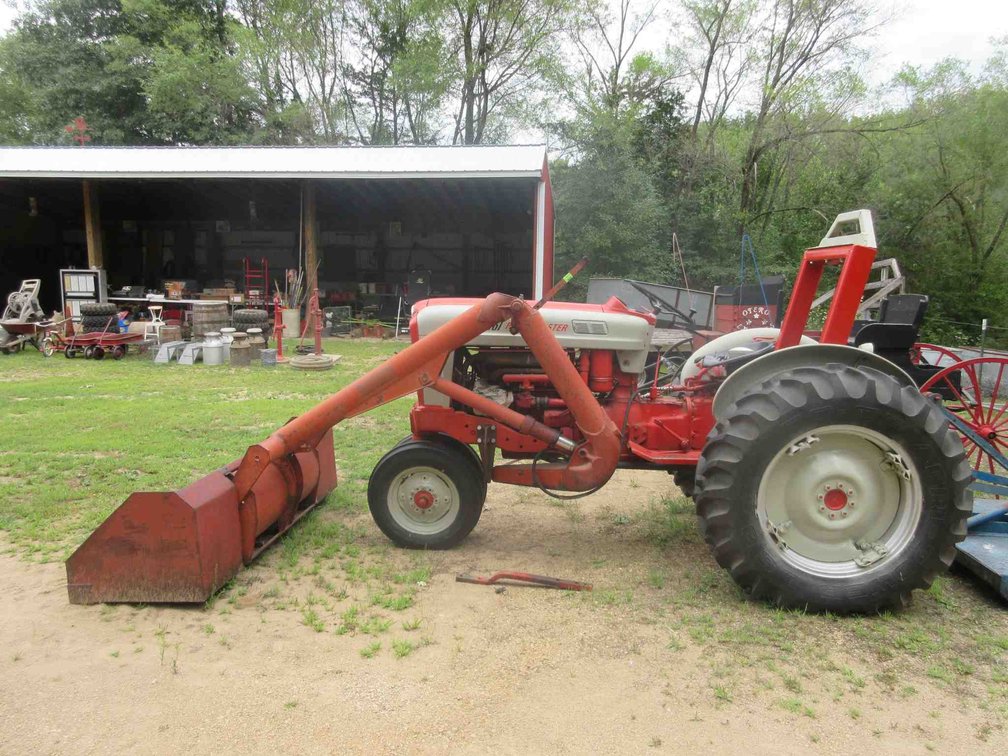 1959 Ford 961 Powermaster narrow front gas tractor with loader (runs & drives)