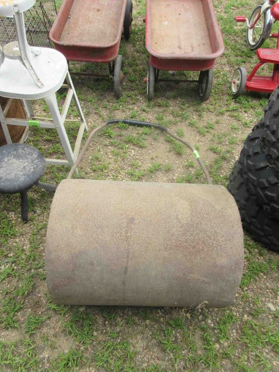 Steel lawn roller