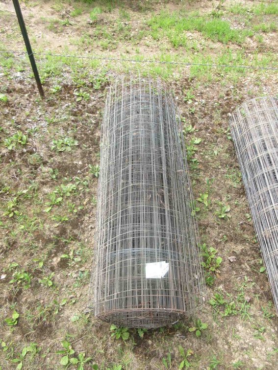 Roll of wire fencing