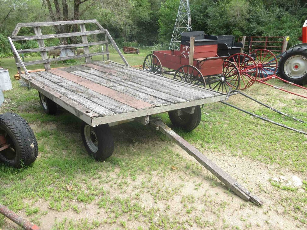 4-Wheel running gear with wood deck