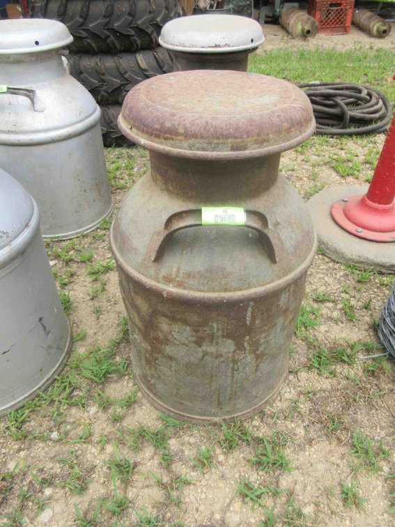 Milk can with lid