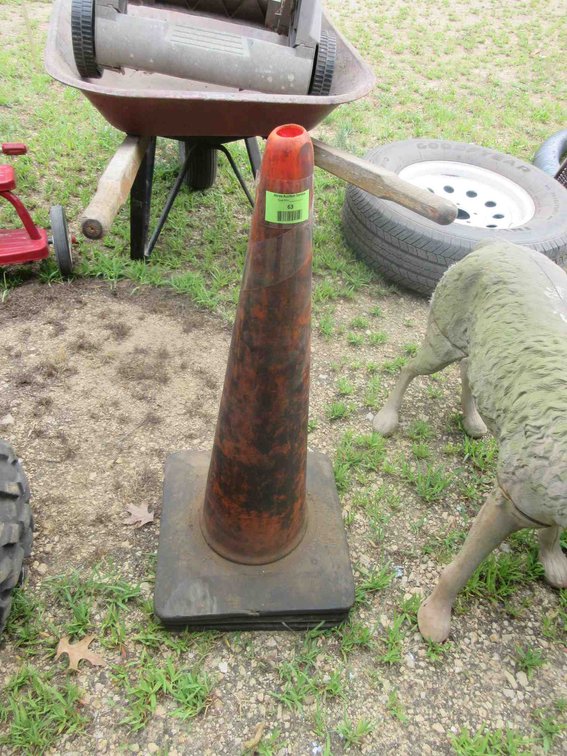 (3) Rubber safety cones