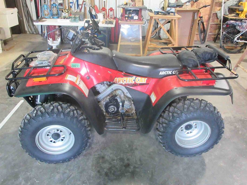 2001 Arctic Cat 400 ATV (runs & drives)