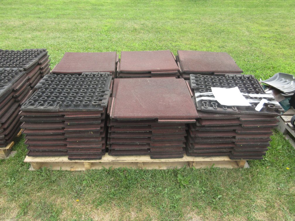 (54) appr. Interlocking Deck Pavers