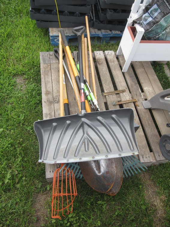 Yard tool group