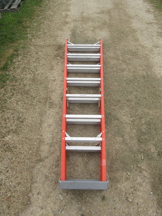 Keller fiberglass step ladder