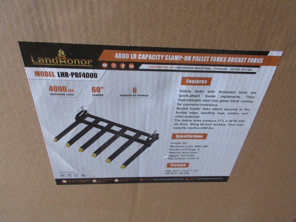 Land Honor 4000lb. Capacity Clamp-on pallet forks/bucket forks