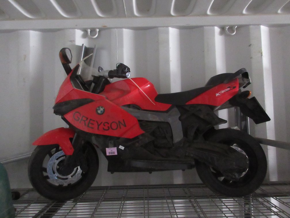 K1300S child's battery operated crotch rocket cycle