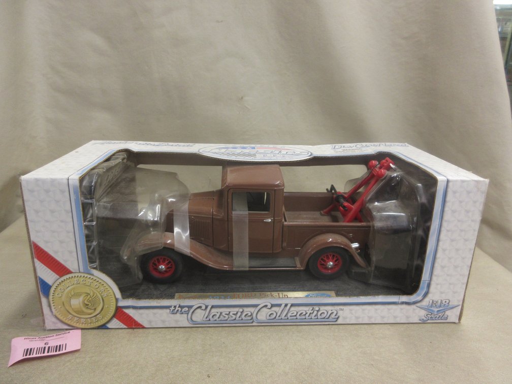 Road Legends die cast 1934 Ford Pick-up tow truck