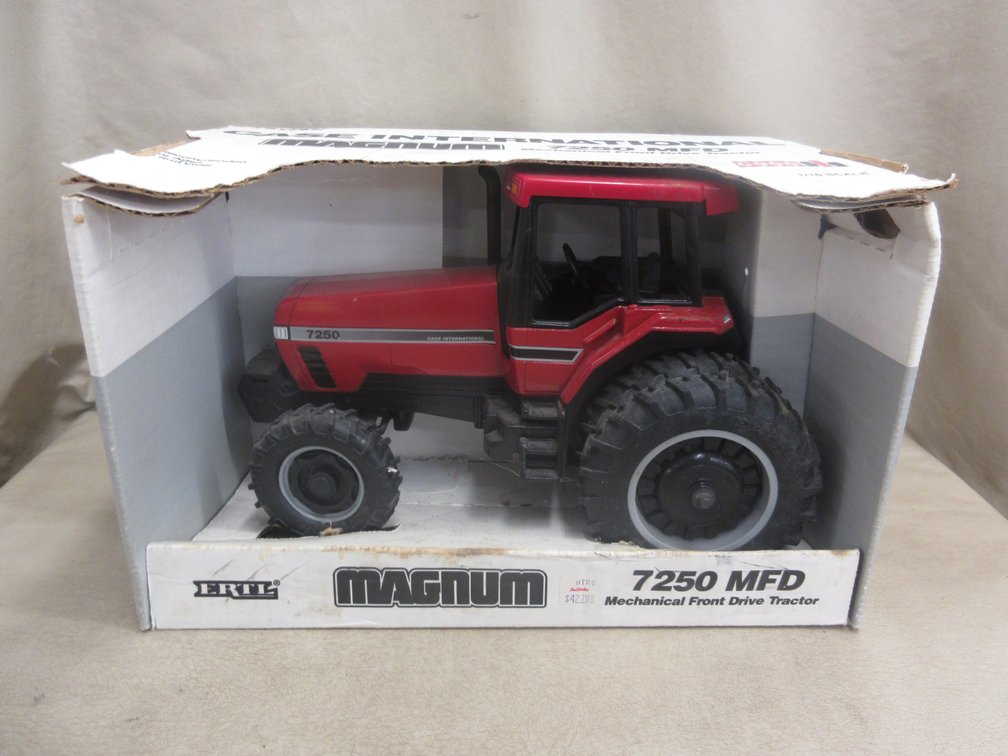 Ertl Case IH die cast Magnum 7250 MFD tractor