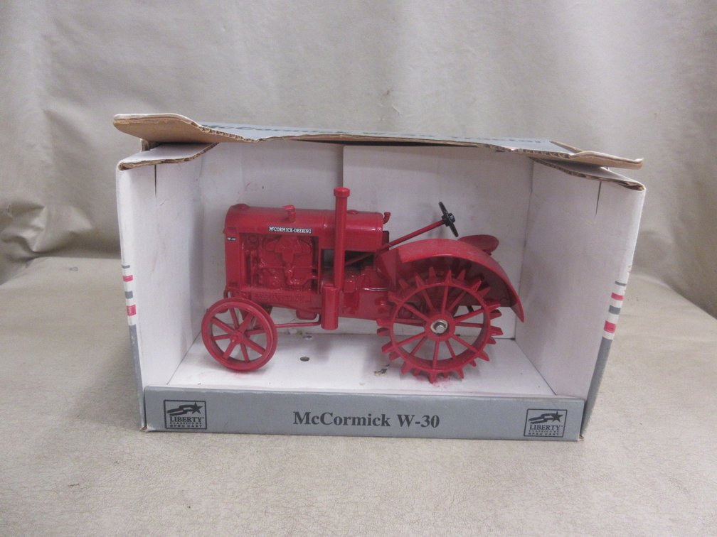 Liberty Spec Cast die cast McCormick W-30 tractor