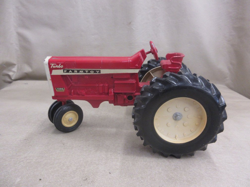Scale Models Farmall 1206 die cast toy tractor