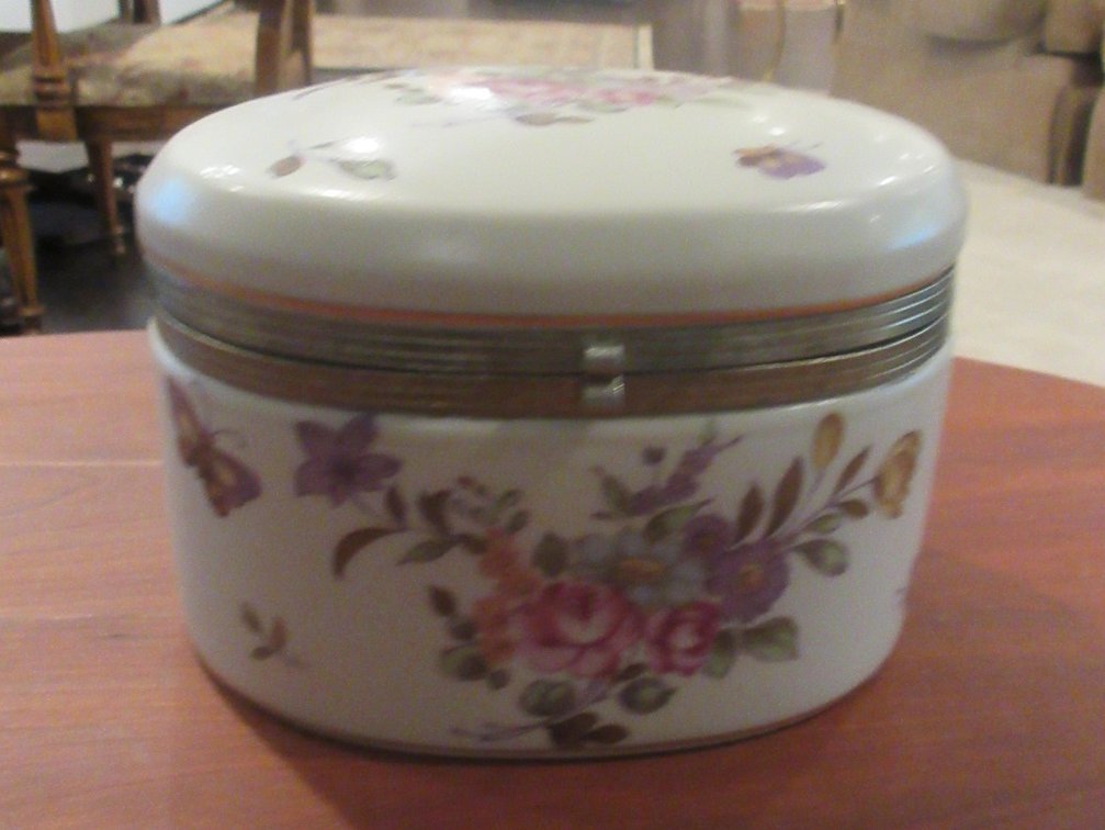 RS Prussia covered porcelain dresser box
