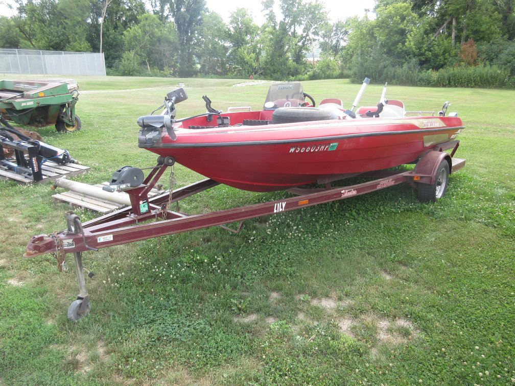 Strada F-120 Cruiser boat on Skeeter trailer