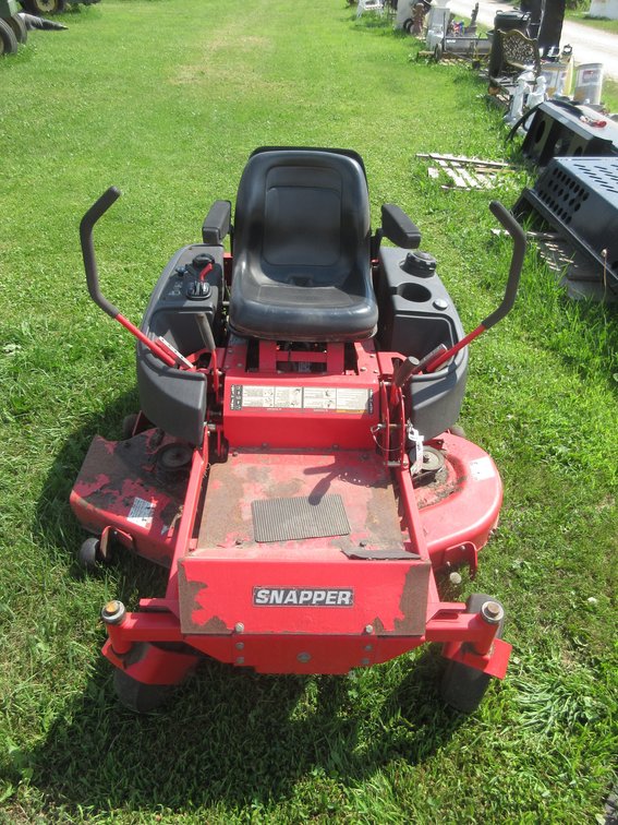 Snapper zero turn lawn mower