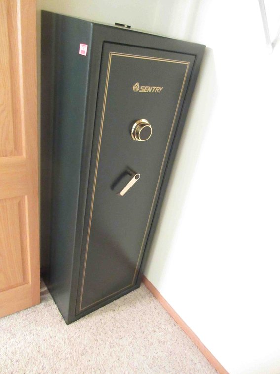 Sentry 16-place gun cabinet