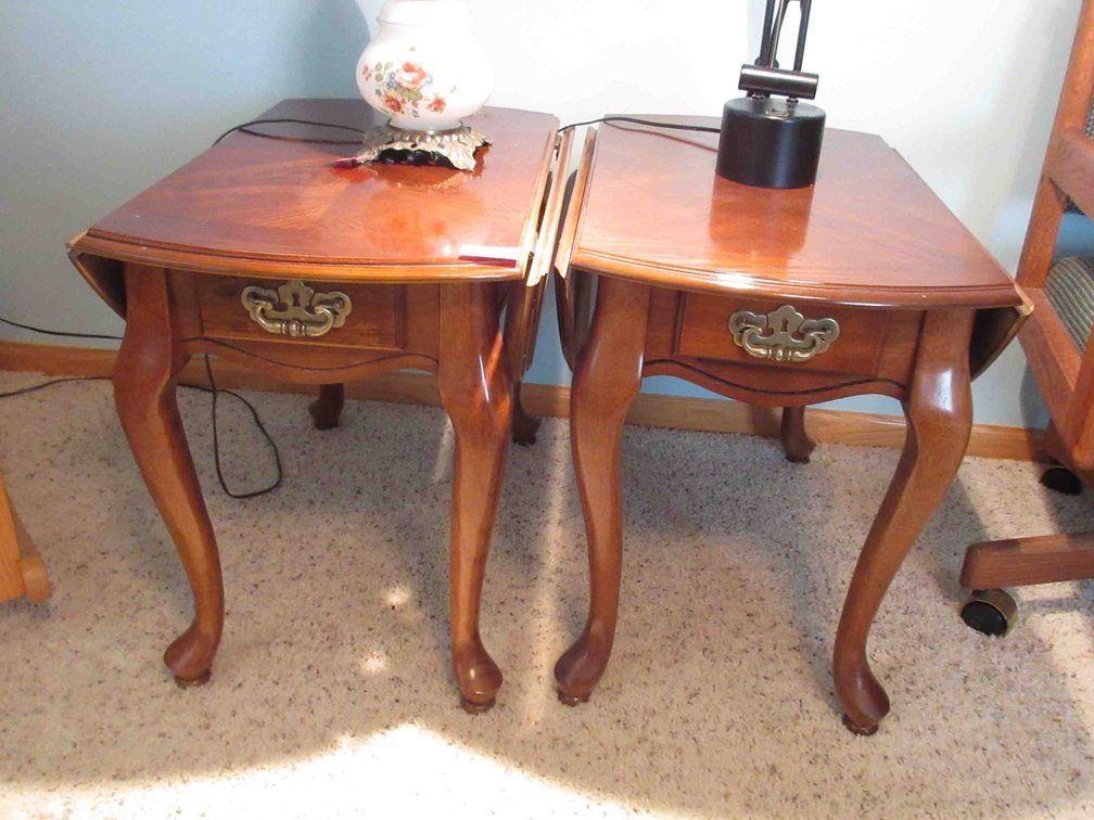 (2) Queen Anne style drop leaf side tables