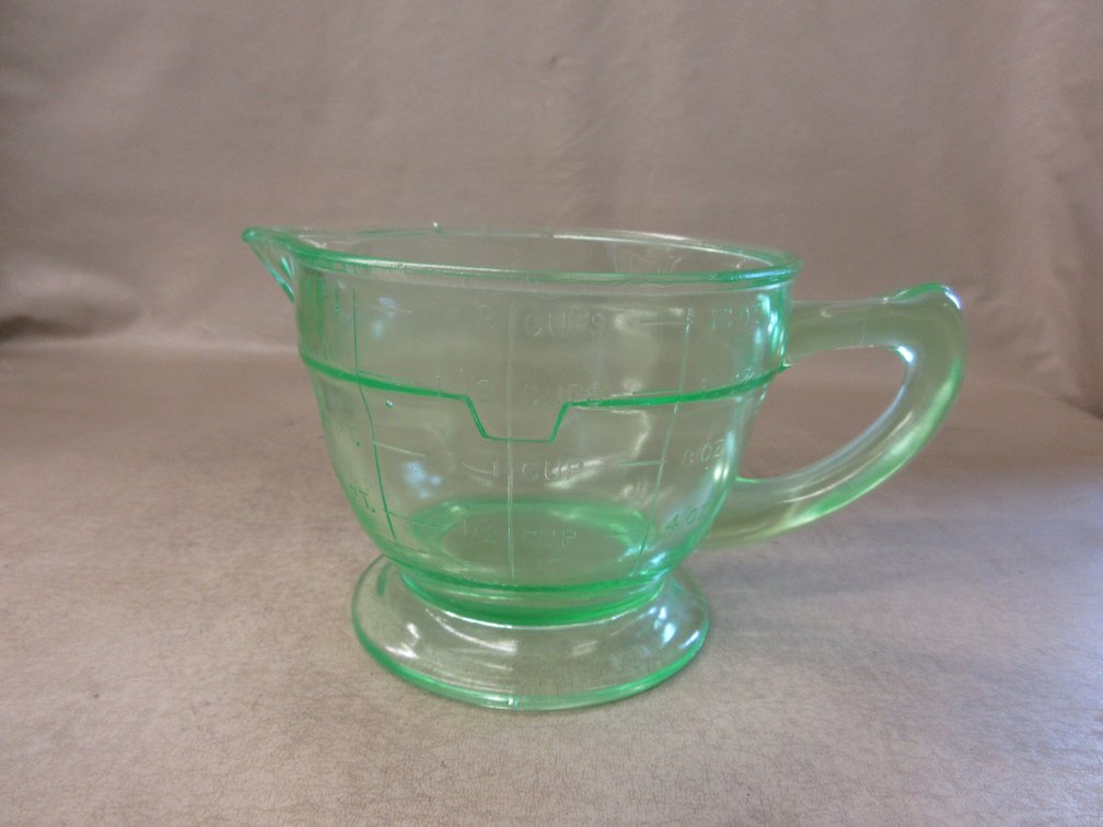 Vaseline Glass measuring cup